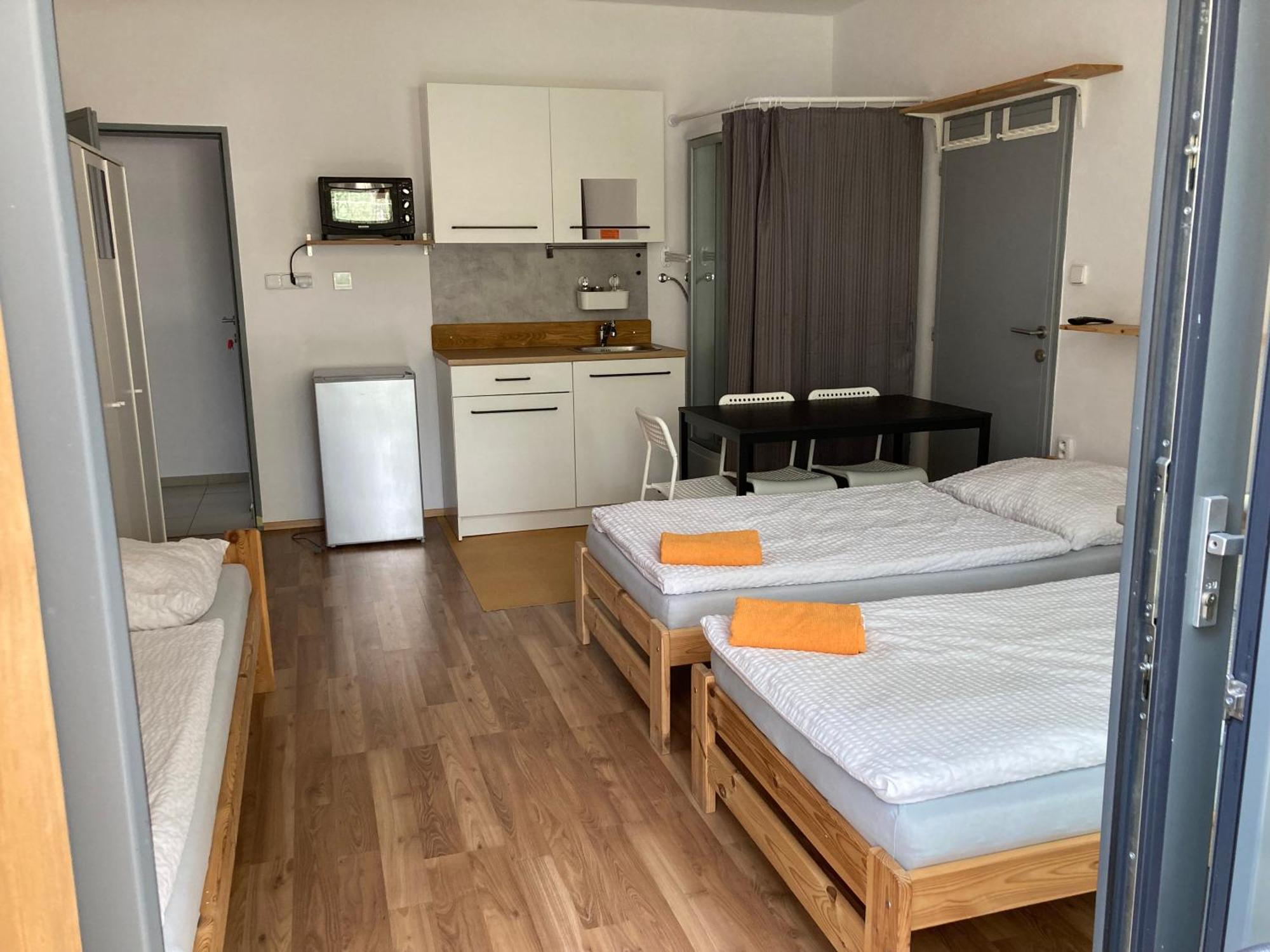 Klubovna u Kanálu KuK - apartman lux Racice  Quarto foto